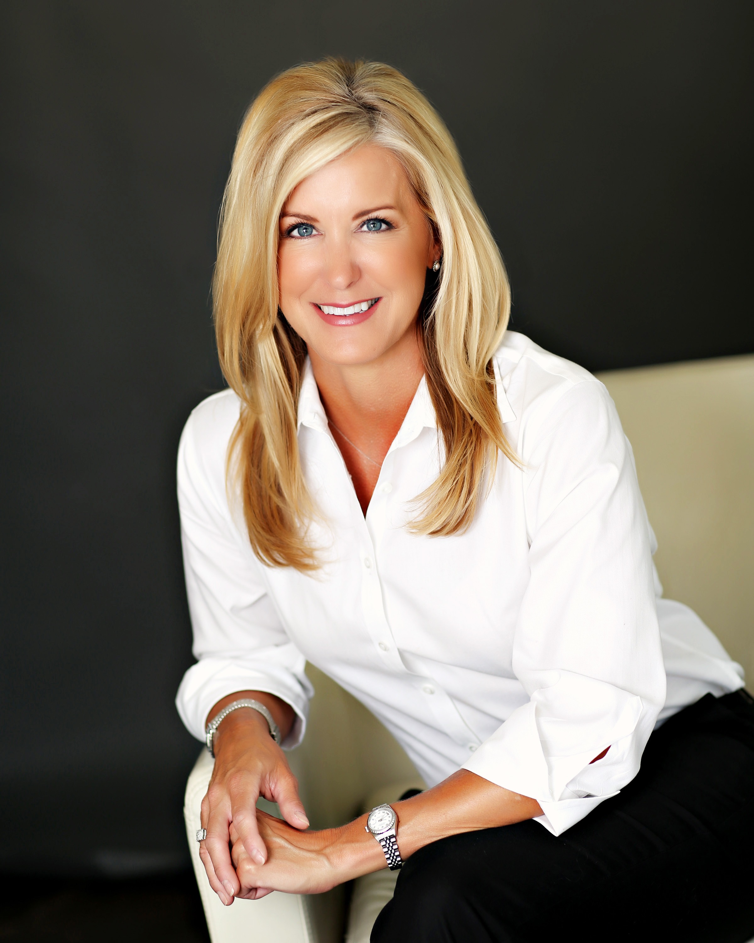 eXemplify Group Names Georgie Zang Director of Verizon Enterprise Sales